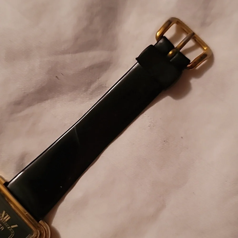 Anker KR Vintage Watch‎ Mechanical Wind-Up Watch With Black Patent Leather Band